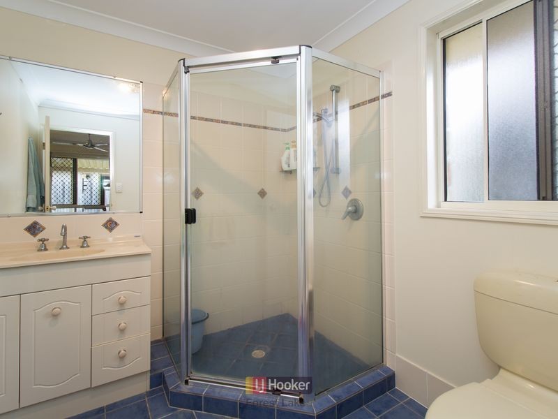 10 Booloumba Crescent, Forest Lake QLD 4078