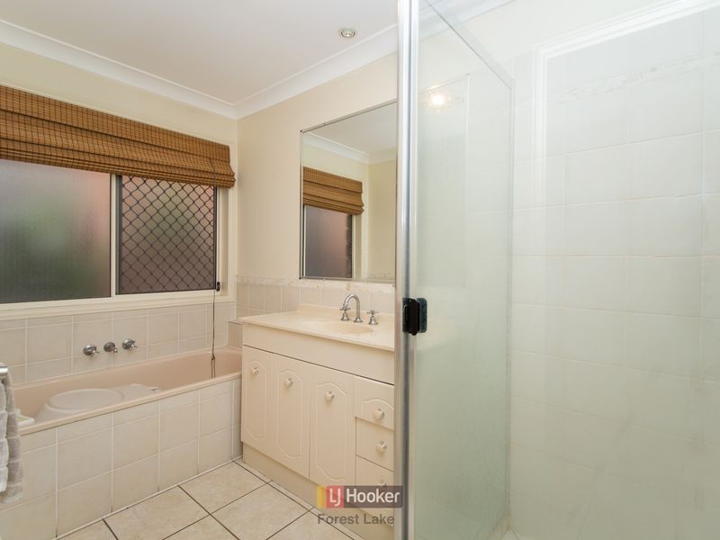 10 Booloumba Crescent, Forest Lake QLD 4078