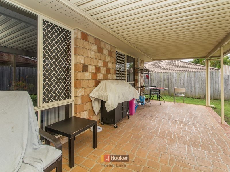 10 Booloumba Crescent, Forest Lake QLD 4078