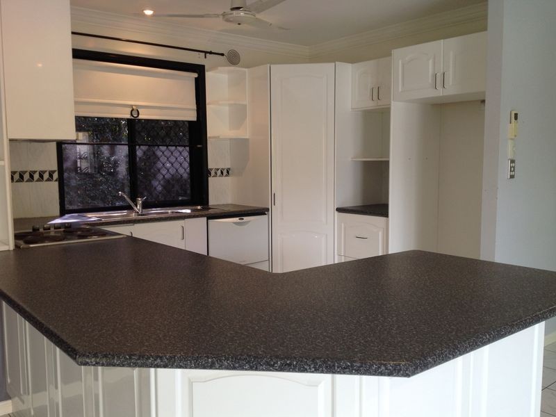 4 Blaxland Place, Forest Lake QLD 4078