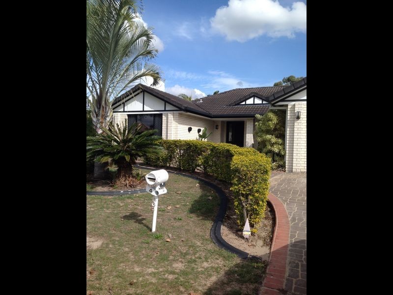 4 Blaxland Place, Forest Lake QLD 4078