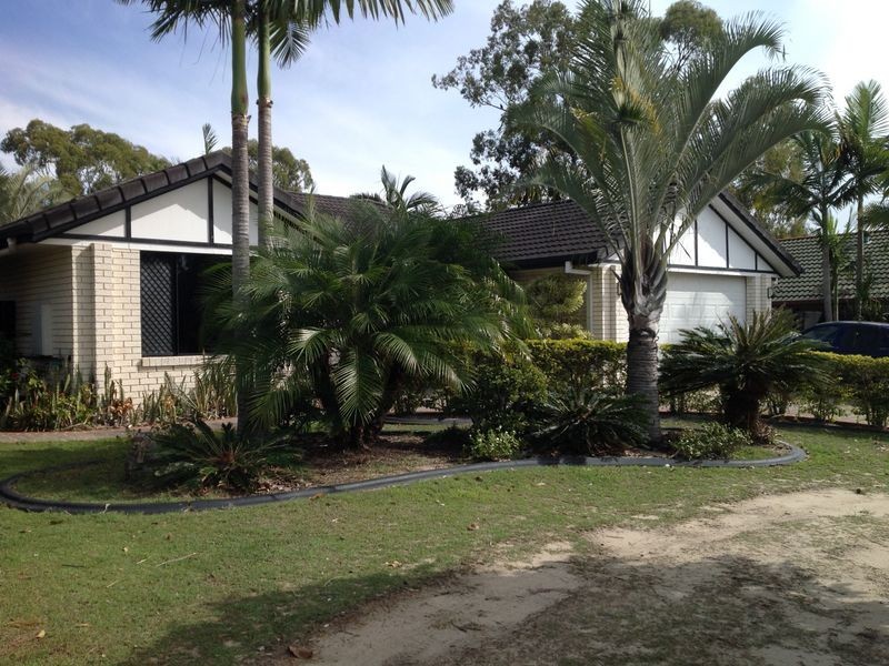 4 Blaxland Place, Forest Lake QLD 4078