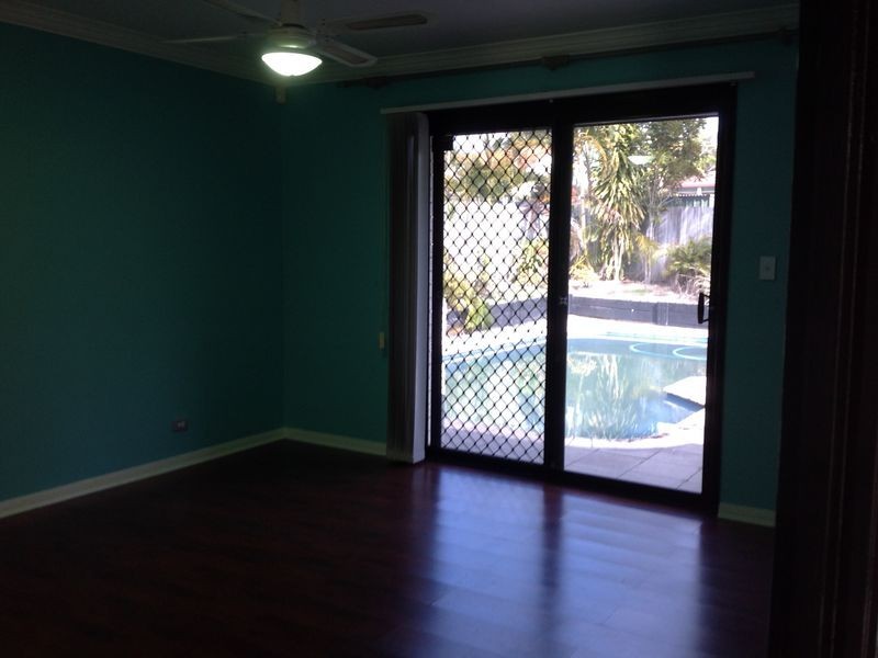 4 Blaxland Place, Forest Lake QLD 4078