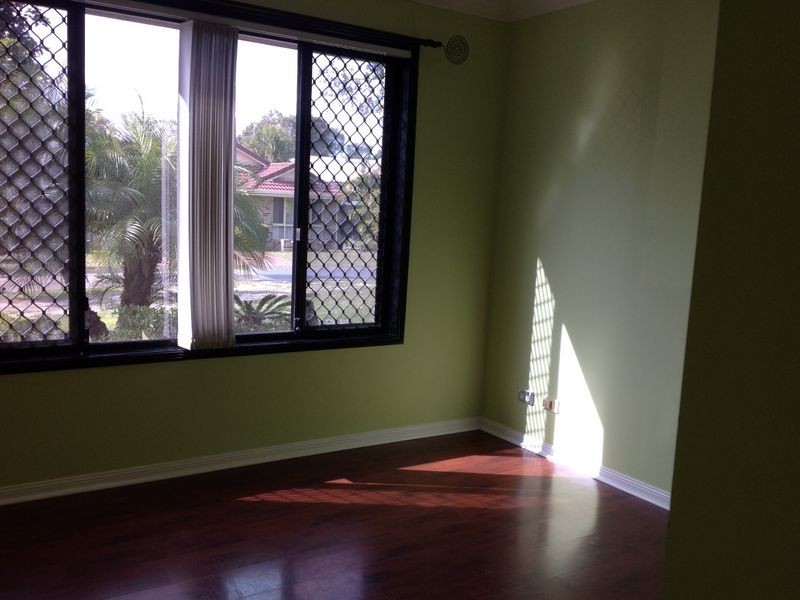 4 Blaxland Place, Forest Lake QLD 4078