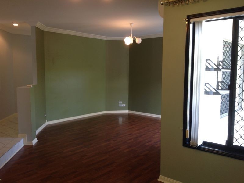 4 Blaxland Place, Forest Lake QLD 4078