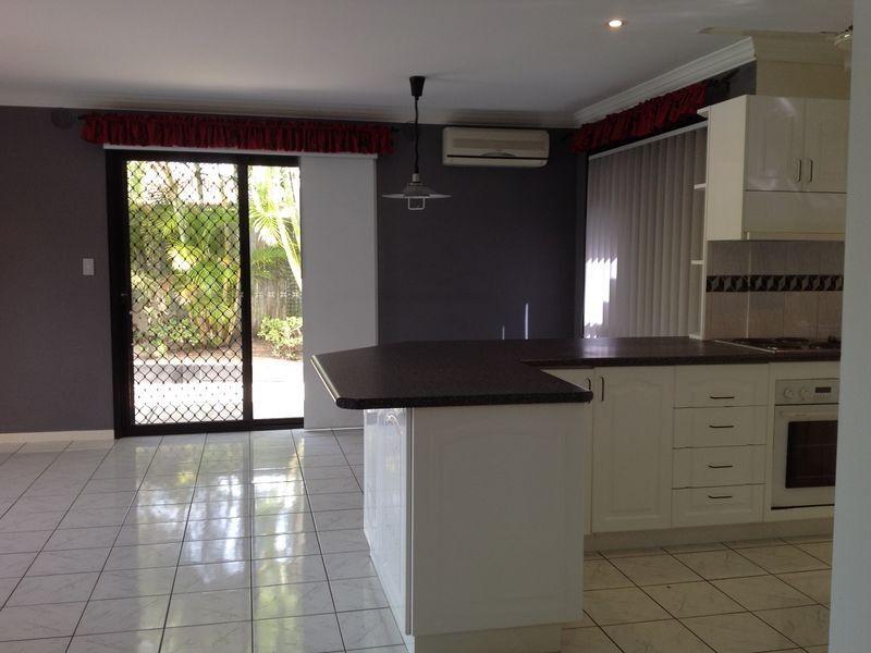 4 Blaxland Place, Forest Lake QLD 4078