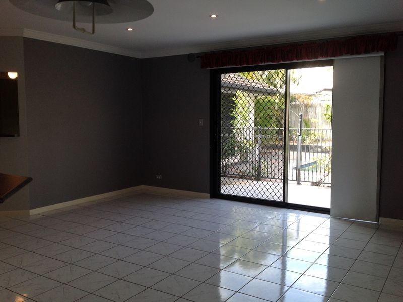 4 Blaxland Place, Forest Lake QLD 4078