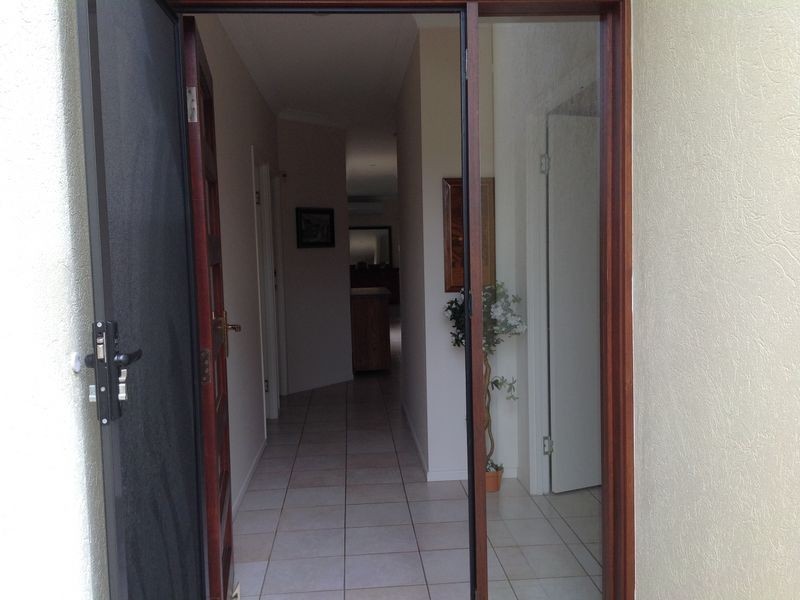 12 Weyba Close, Forest Lake QLD 4078