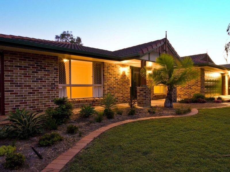 5 Scarlet Place, Forest Lake QLD 4078