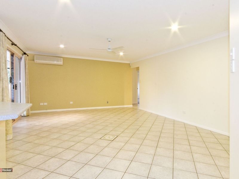 5 Scarlet Place, Forest Lake QLD 4078