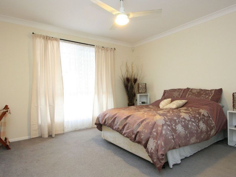 5 Scarlet Place, Forest Lake QLD 4078