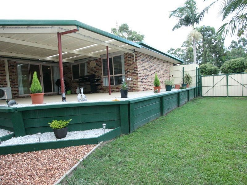 5 Scarlet Place, Forest Lake QLD 4078