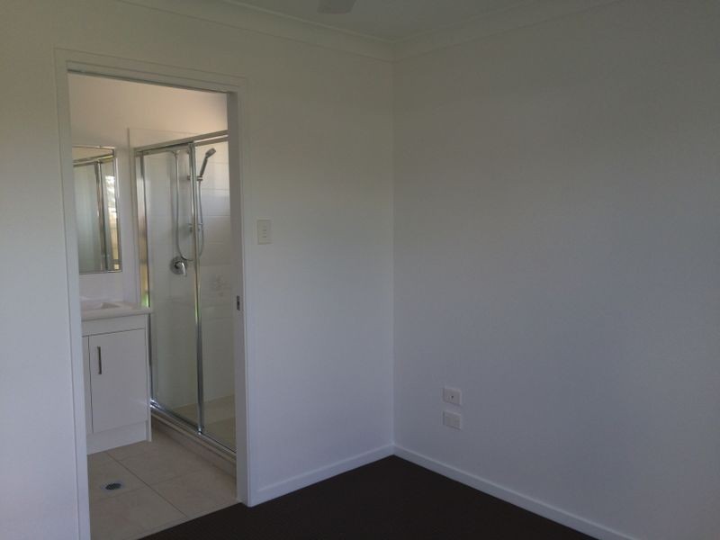 2/24 Harry Street, Bellbird Park QLD 4300