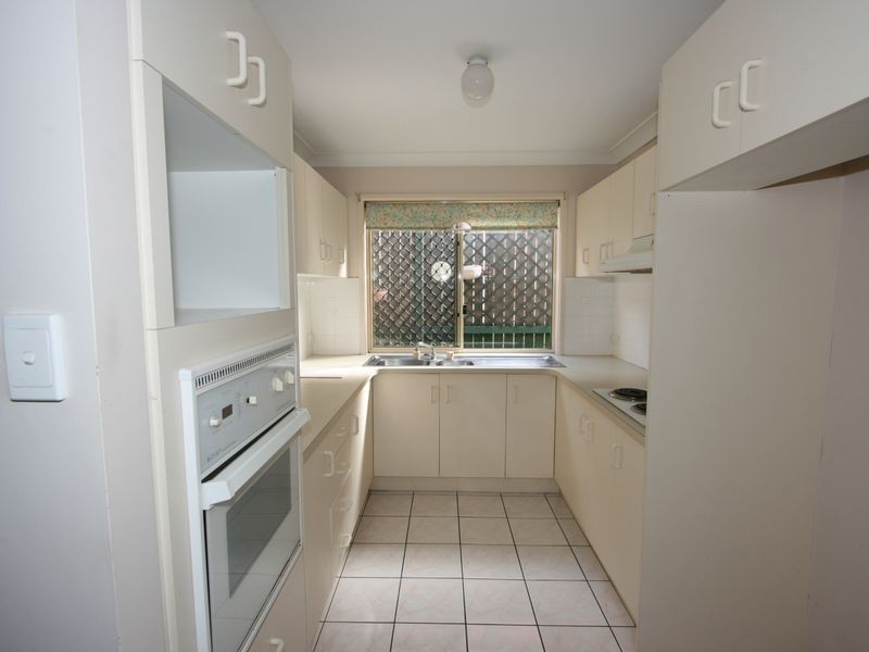 17 Bishop Street, Forest Lake QLD 4078