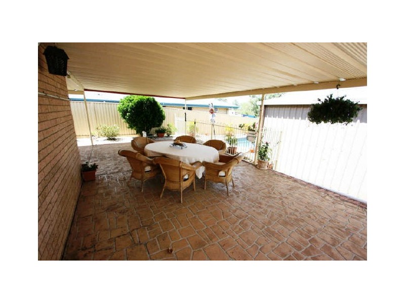 18 Penfold Street, Hillcrest QLD 4118