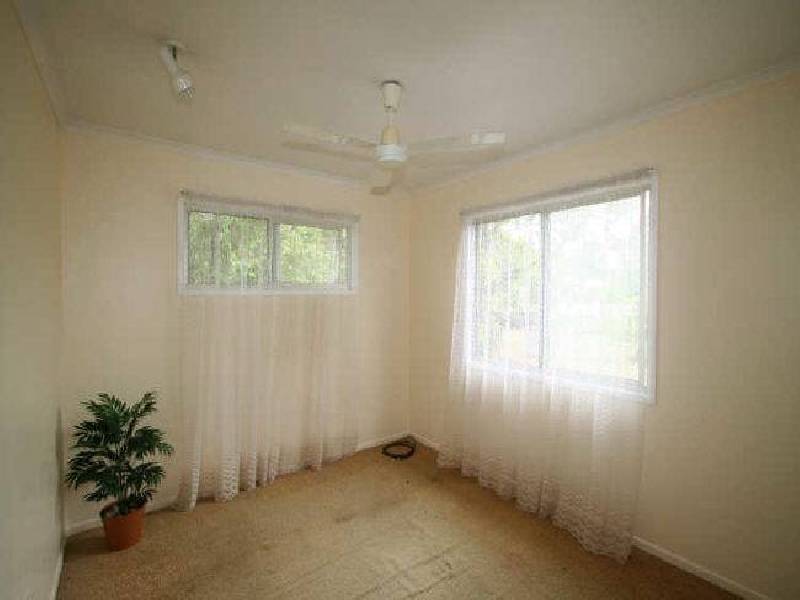 27 Orana Street, Kingston QLD 4114