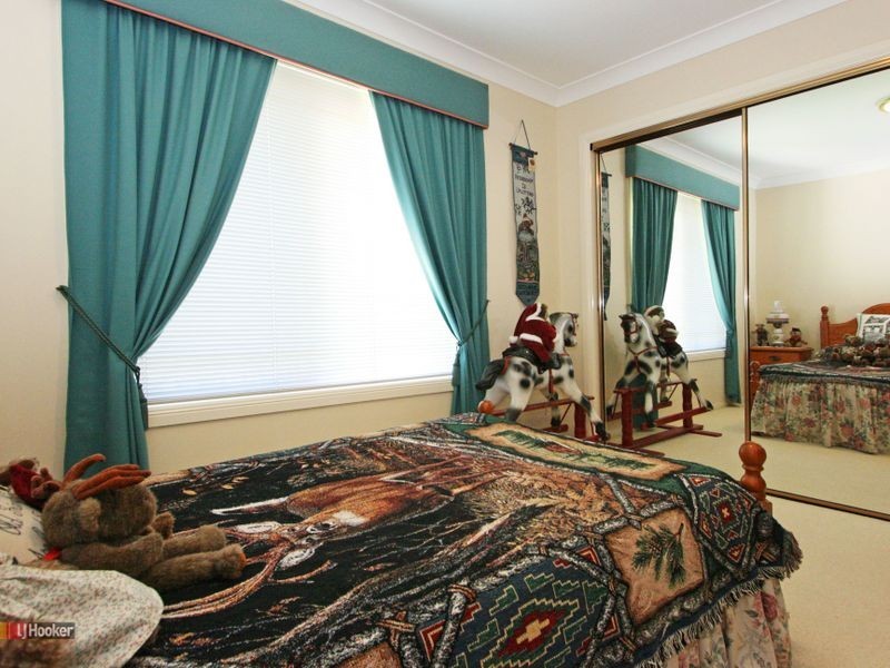 13 Ascot Avenue, Forest Lake QLD 4078