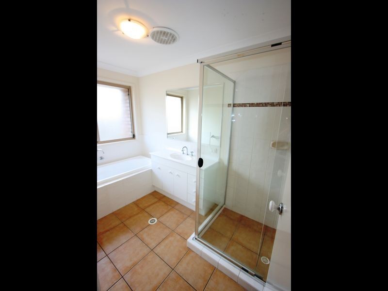 6 Charlton Close, Collingwood Park QLD 4301