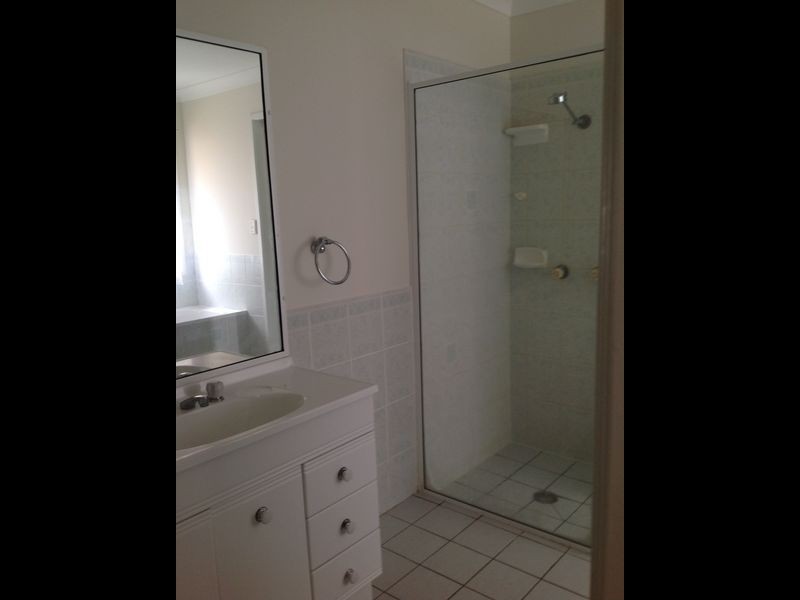 102 Banksia Circuit, Forest Lake QLD 4078