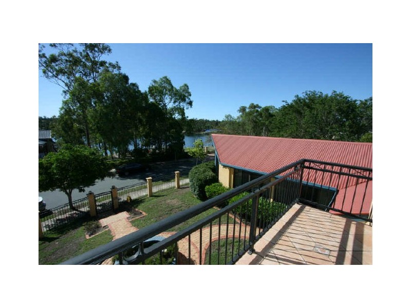 1 Jetty Walk, Forest Lake QLD 4078