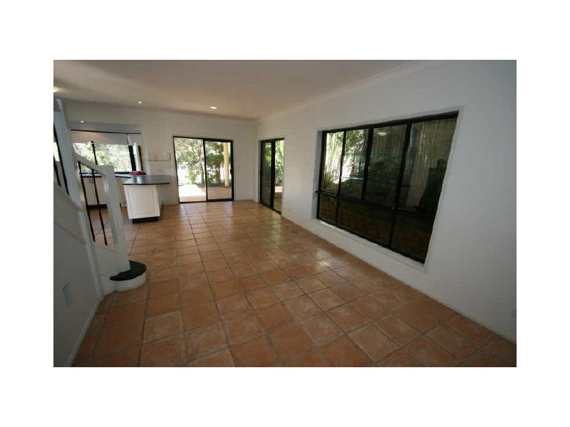 1 Jetty Walk, Forest Lake QLD 4078