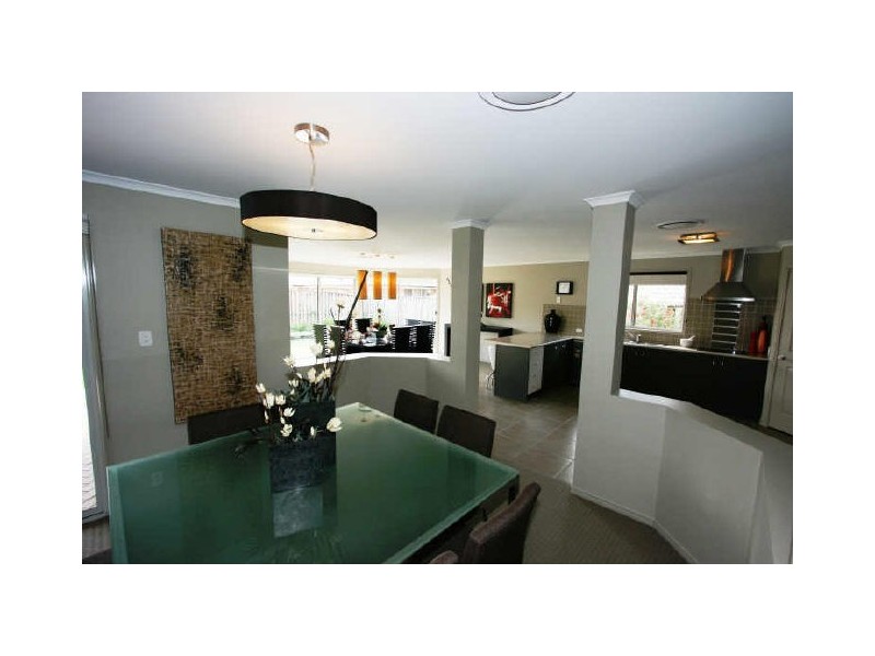 22 Cypress Street, Heathwood QLD 4110