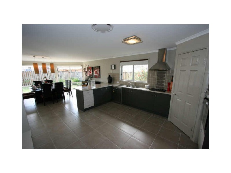 22 Cypress Street, Heathwood QLD 4110