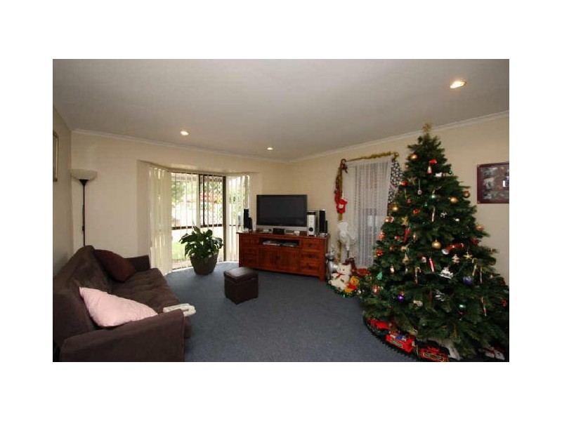 3 Acorus Court, Regents Park QLD 4118