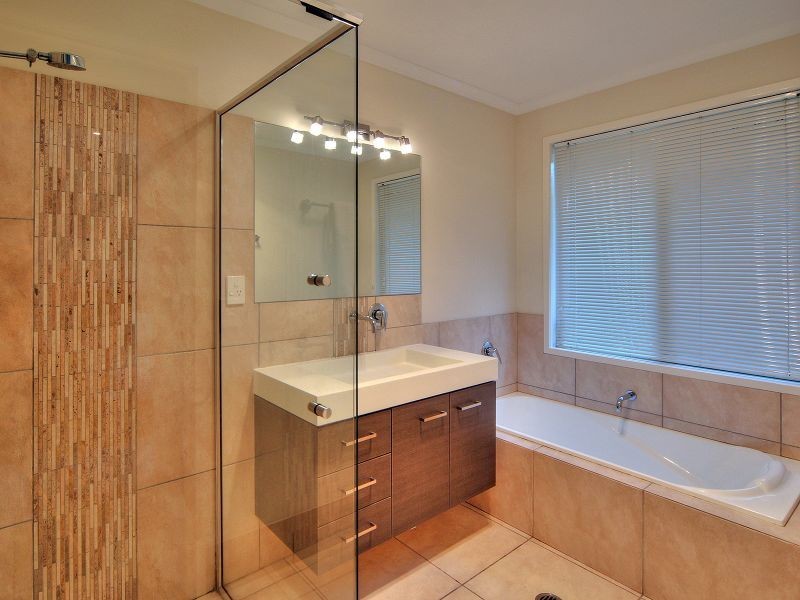 7 Napier Place, Forest Lake QLD 4078