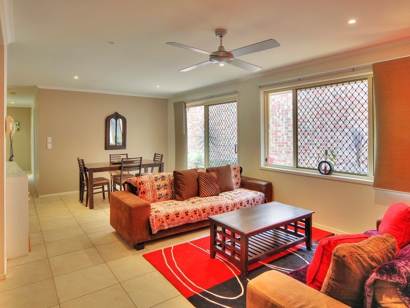 7 Napier Place, Forest Lake QLD 4078