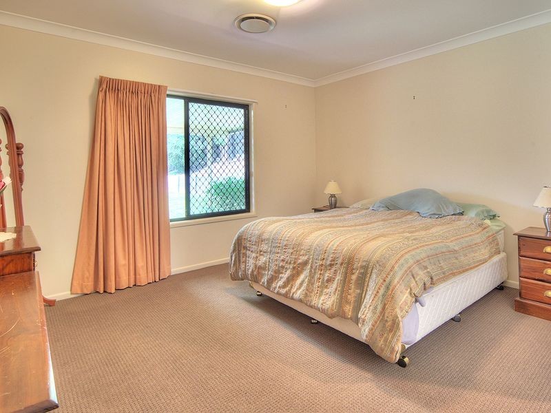 21 Ashton Way, Forest Lake QLD 4078