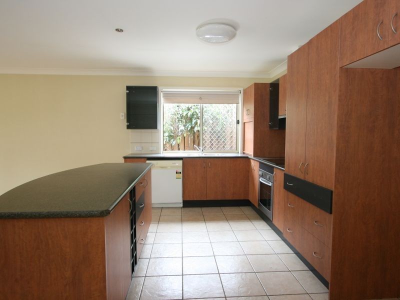 40 Paton Crescent, Forest Lake QLD 4078