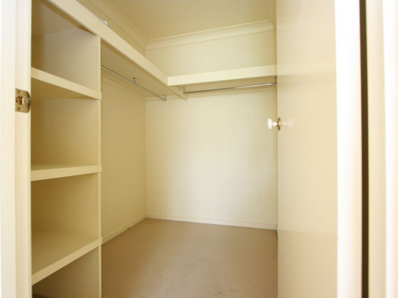 40 Paton Crescent, Forest Lake QLD 4078