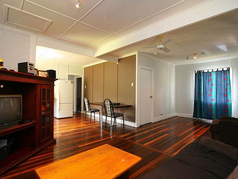 80 Addison Road, Camira QLD 4300