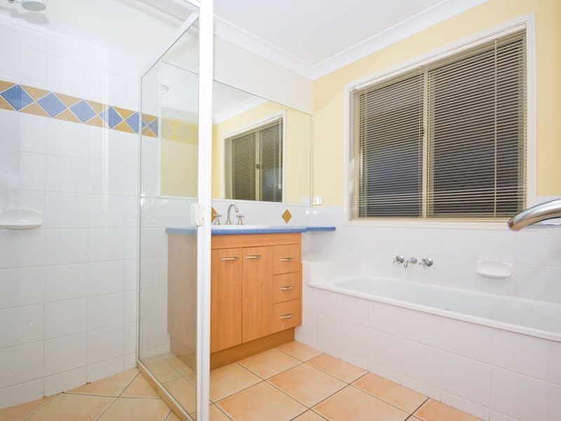 10 Camberwell Place, Forest Lake QLD 4078