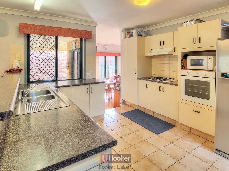 9 Amara Crescent, Forest Lake QLD 4078