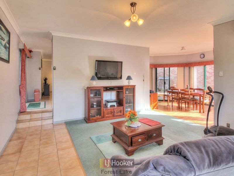 9 Amara Crescent, Forest Lake QLD 4078