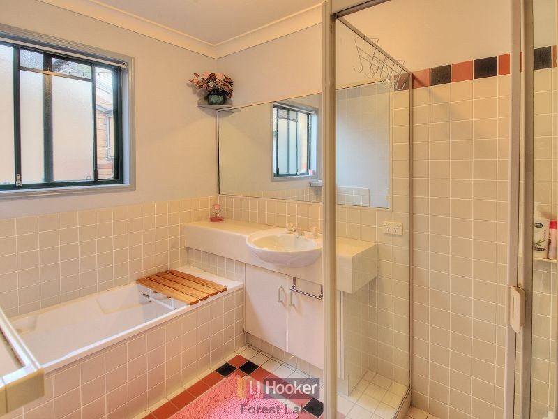 9 Amara Crescent, Forest Lake QLD 4078