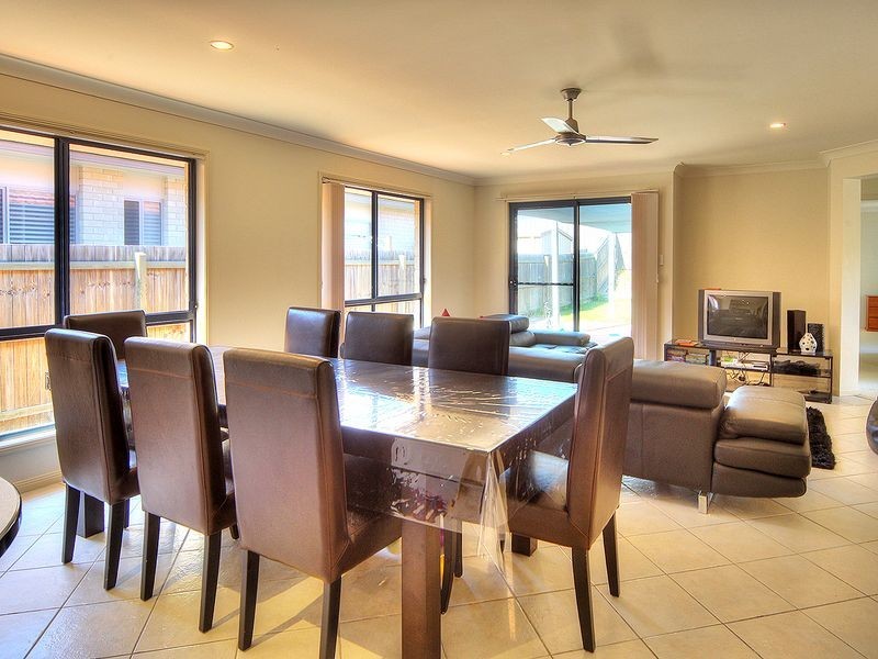 61 Hawthorne Street, Forest Lake QLD 4078