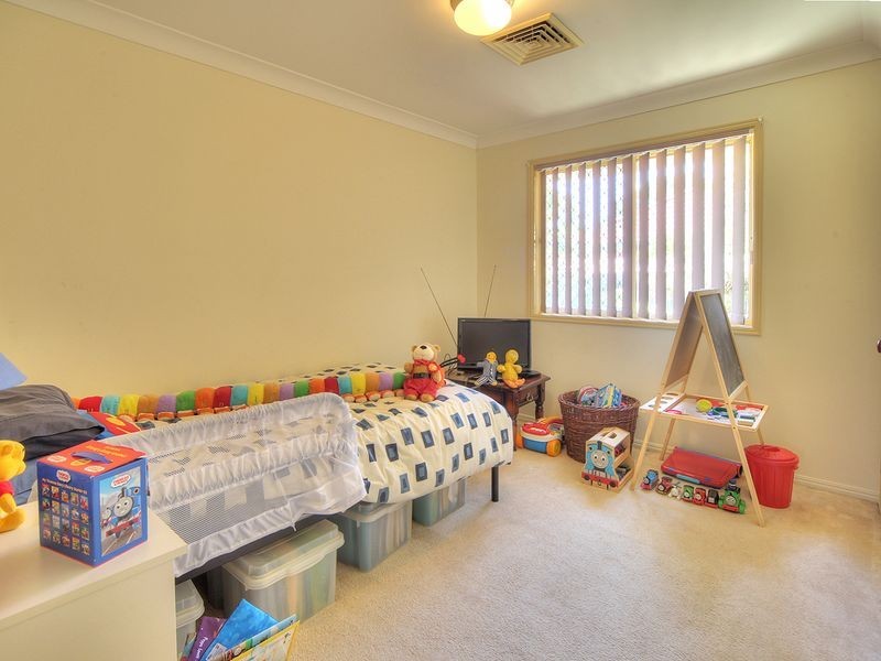 76 Banksia Circuit, Forest Lake QLD 4078