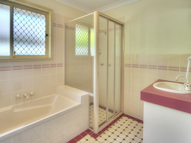 76 Banksia Circuit, Forest Lake QLD 4078