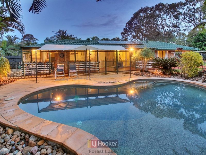 35 Serrata Circuit, Forest Lake QLD 4078