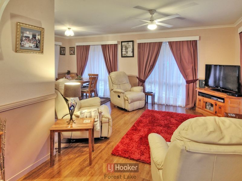 35 Serrata Circuit, Forest Lake QLD 4078