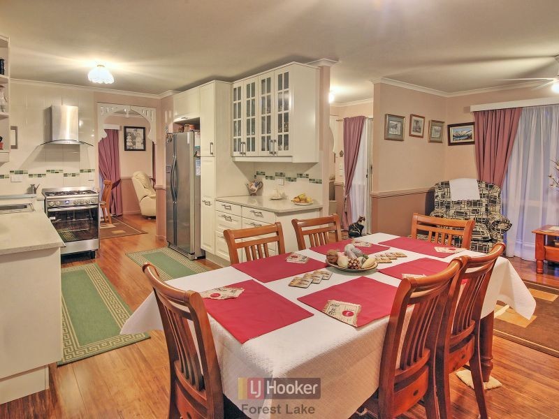 35 Serrata Circuit, Forest Lake QLD 4078