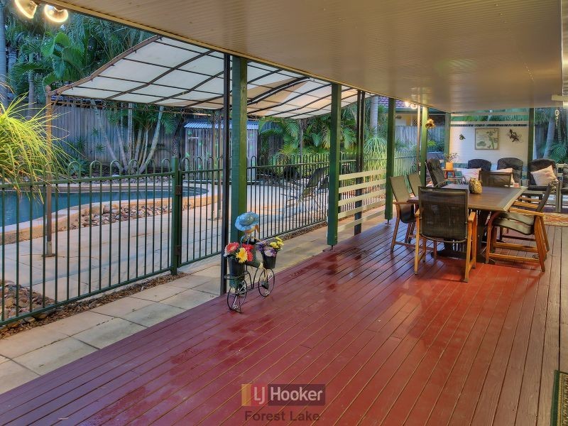 35 Serrata Circuit, Forest Lake QLD 4078