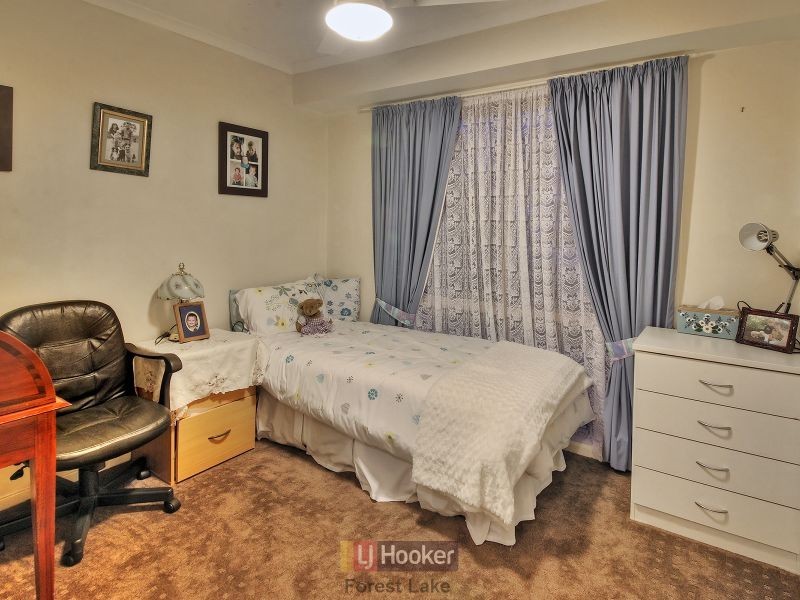 35 Serrata Circuit, Forest Lake QLD 4078