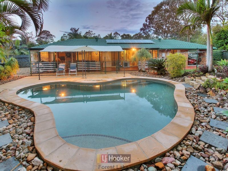 35 Serrata Circuit, Forest Lake QLD 4078