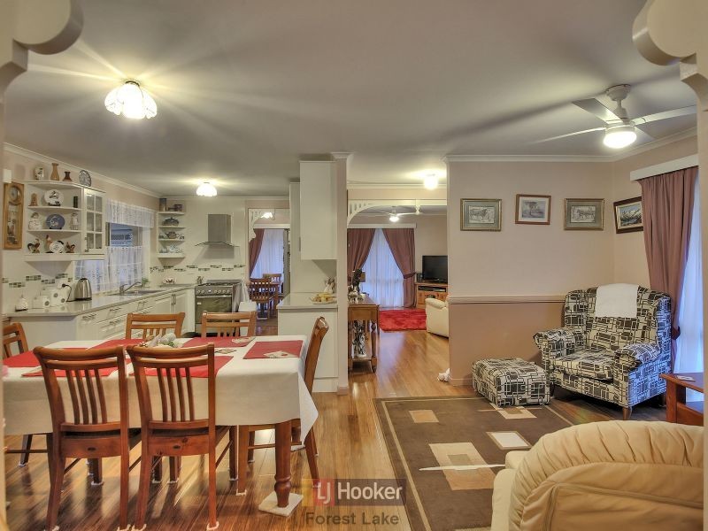 35 Serrata Circuit, Forest Lake QLD 4078