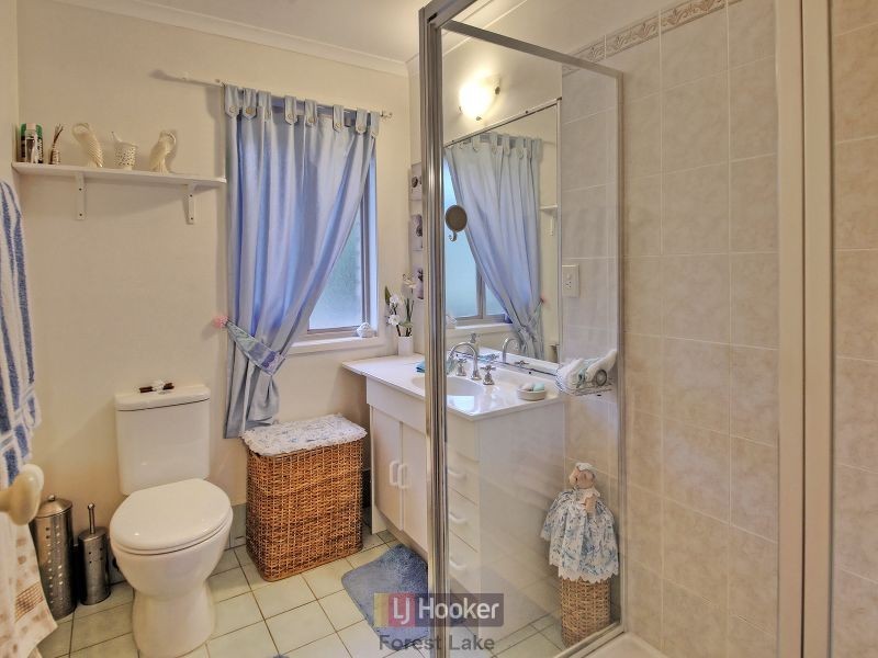 35 Serrata Circuit, Forest Lake QLD 4078