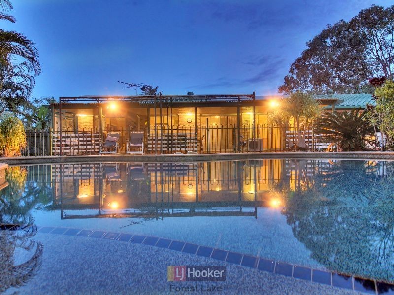 35 Serrata Circuit, Forest Lake QLD 4078